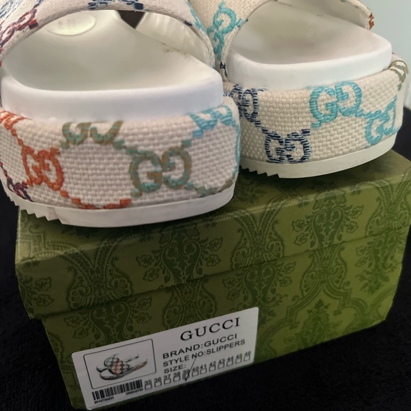 Colorful Patterned Platform Slides - Picture 7 of 9